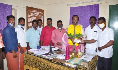 உசிலம்பட்டிDSP க்கு முறுக்கு வியாபாரிகள் சங்கம் சார்பில் வாழ்த்து