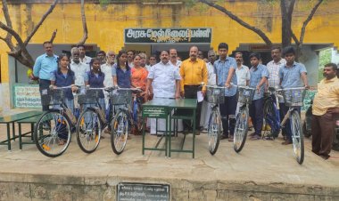 இலவச சைக்கிள் வழங்கும் விழா அய்யப்பன் எம் எல் ஏ தொடங்கி வைத்தார்