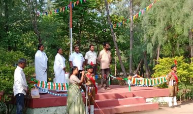 உசிலம்பட்டி பசும்பொன் முத்துராமலிங்கத் தேவர் கல்லூரியில் சுதந்திர தின விழா