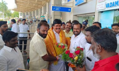 மதுரையில் நேதாஜி சுபாஷ் சேனை ராஜேந்திர பாலாஜிக்கு உற்சாக வரவேற்பு