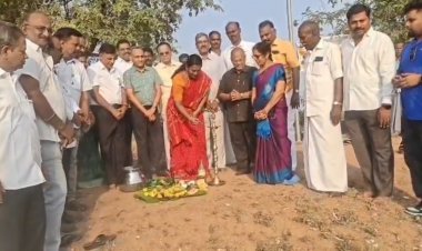 100 ஏக்கர் பரப்பளவில் கண்மாய் தூர்வாரும் பணி கலெக்டர் சங்கீதா தொடங்கி வைத்தார்