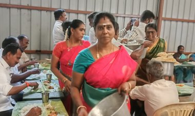 ஜெயலலிதா. பிறந்தநாள். தேனி  மாவட்ட இலக்கிய அணி சார்பில். வடுகப்பட்டியில்.அன்னதானம் வழங்கப்பட்டது