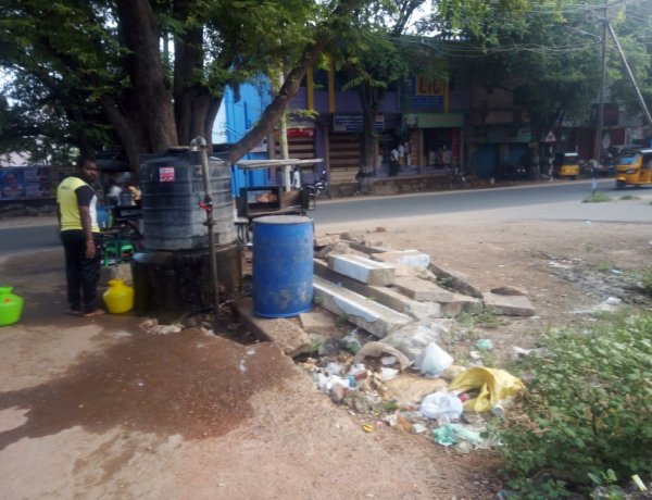 உசிலம்பட்டியில் வீணாகும் தண்ணீர் கண்டுகொள்ளாத அதிகாரிகள் கவலையில் மக்கள்