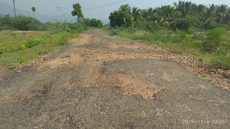 பாதுகாப்பும் பராமரிப்பும் இல்லாதா சாலை