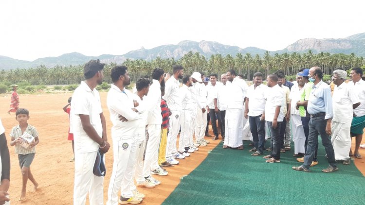 தொட்டப்பநாயக்கனூரில் S.A.பாலாஜி நினைவாக நடைபெற்ற B.C.C கிரிக்கெட் போட்டி