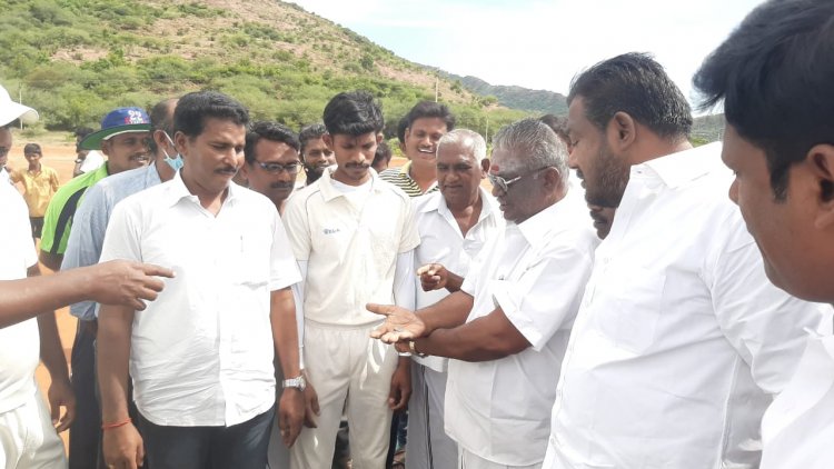 தொட்டப்பநாயக்கனூரில் S.A.பாலாஜி நினைவாக நடைபெற்ற B.C.C கிரிக்கெட் போட்டி